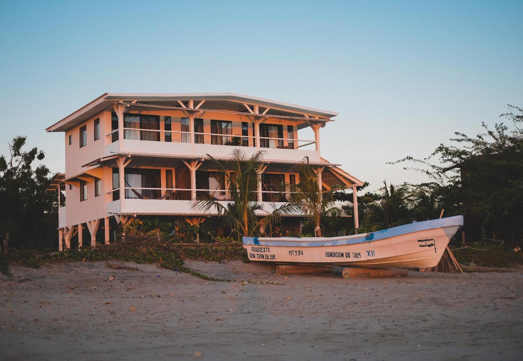 Stella Mar Oceanfront Hotel Popoyo Exteriör bild