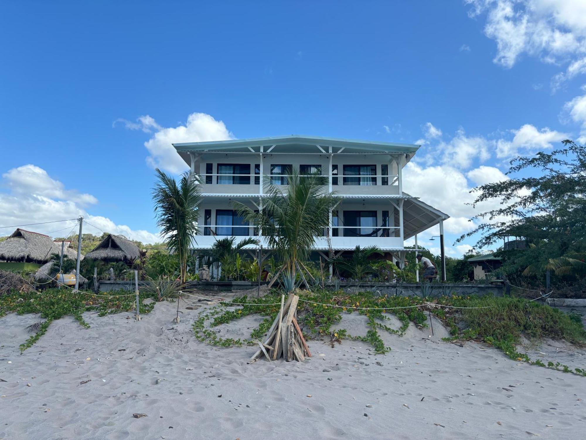 Stella Mar Oceanfront Hotel Popoyo Exteriör bild