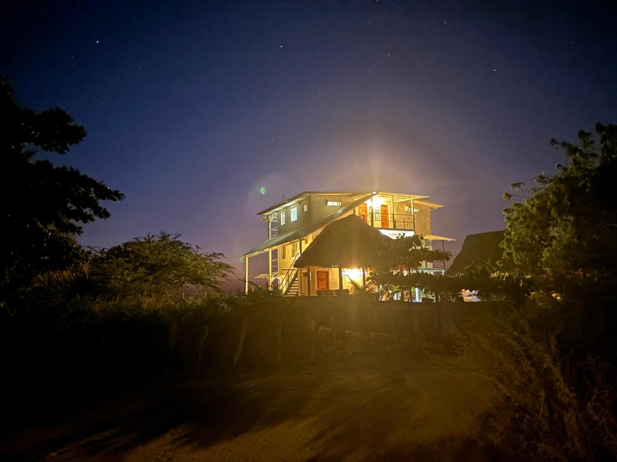 Stella Mar Oceanfront Hotel Popoyo Exteriör bild