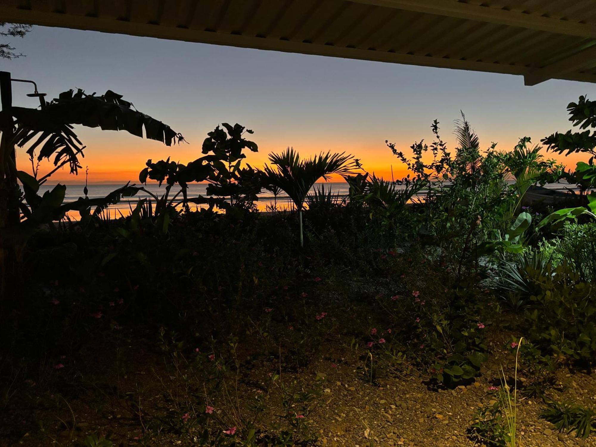 Stella Mar Oceanfront Hotel Popoyo Exteriör bild